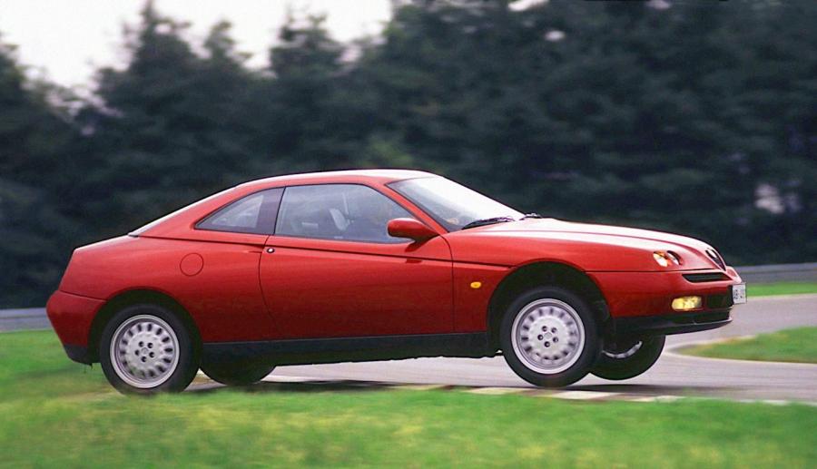  Alfa Romeo GTV (916C) 1995 года  (WW) (фото 17 из 27)